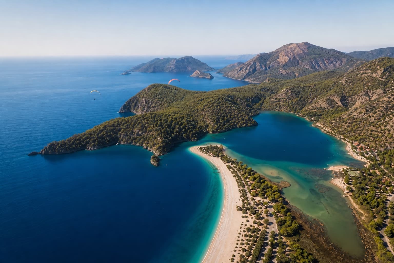 Fethiye Ölüdeniz lagünü ve Akdeniz kıyısı